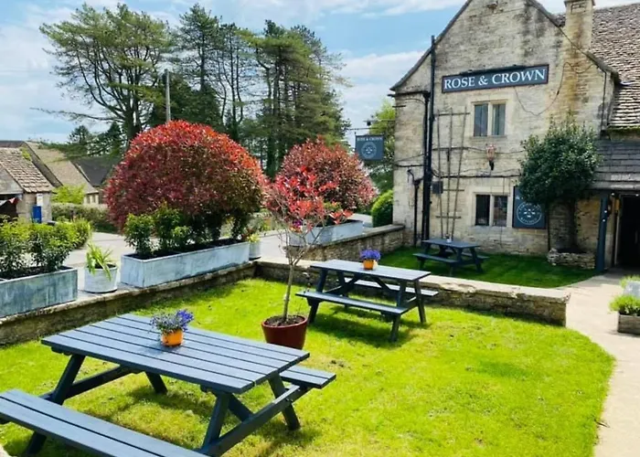 The Rose & Crown Farmhouse Kitchen